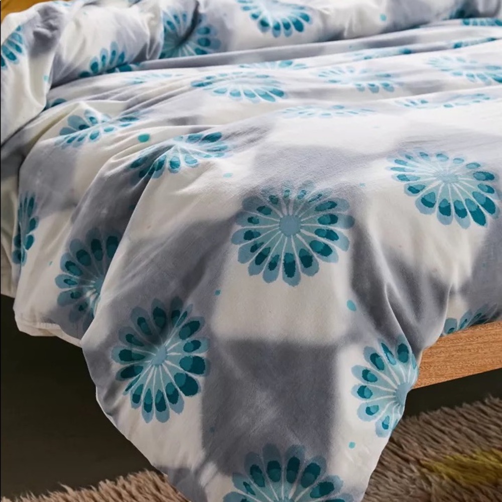 Floral Duvet Cover from Urban Outfitters - Picture 5 of 8